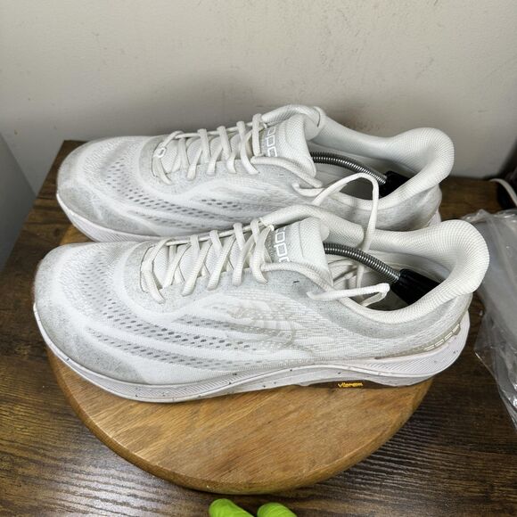 Topo Athletic Ultraventure 4 Shoes Mens Size 15 White Trail Running Vibram Sole main image 7